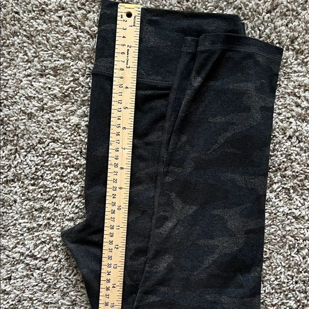 Vuroi Women's Black and Gray Camouflage Leggings in Size L - Picture 7 of 9